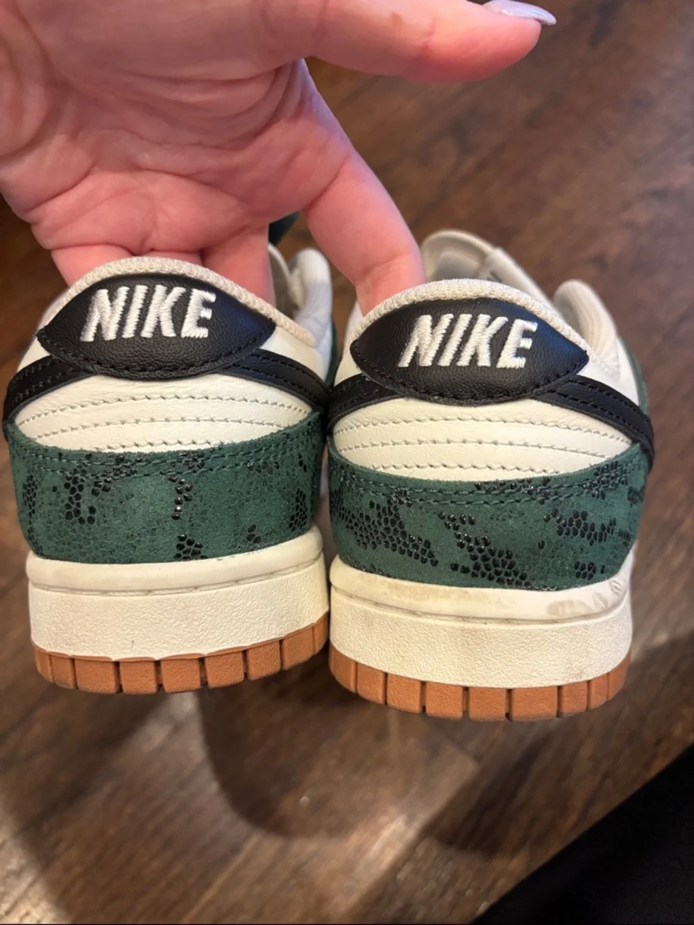 Women’s Nike Dunk Low Green White Black - Picture 5 of 10
